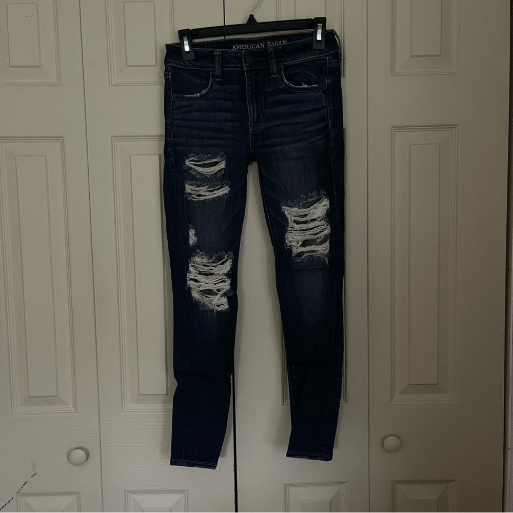American Eagle Outfitters Women's Distressed Blue Jeans